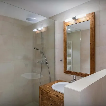 Azureva - Ovo Network Chalet